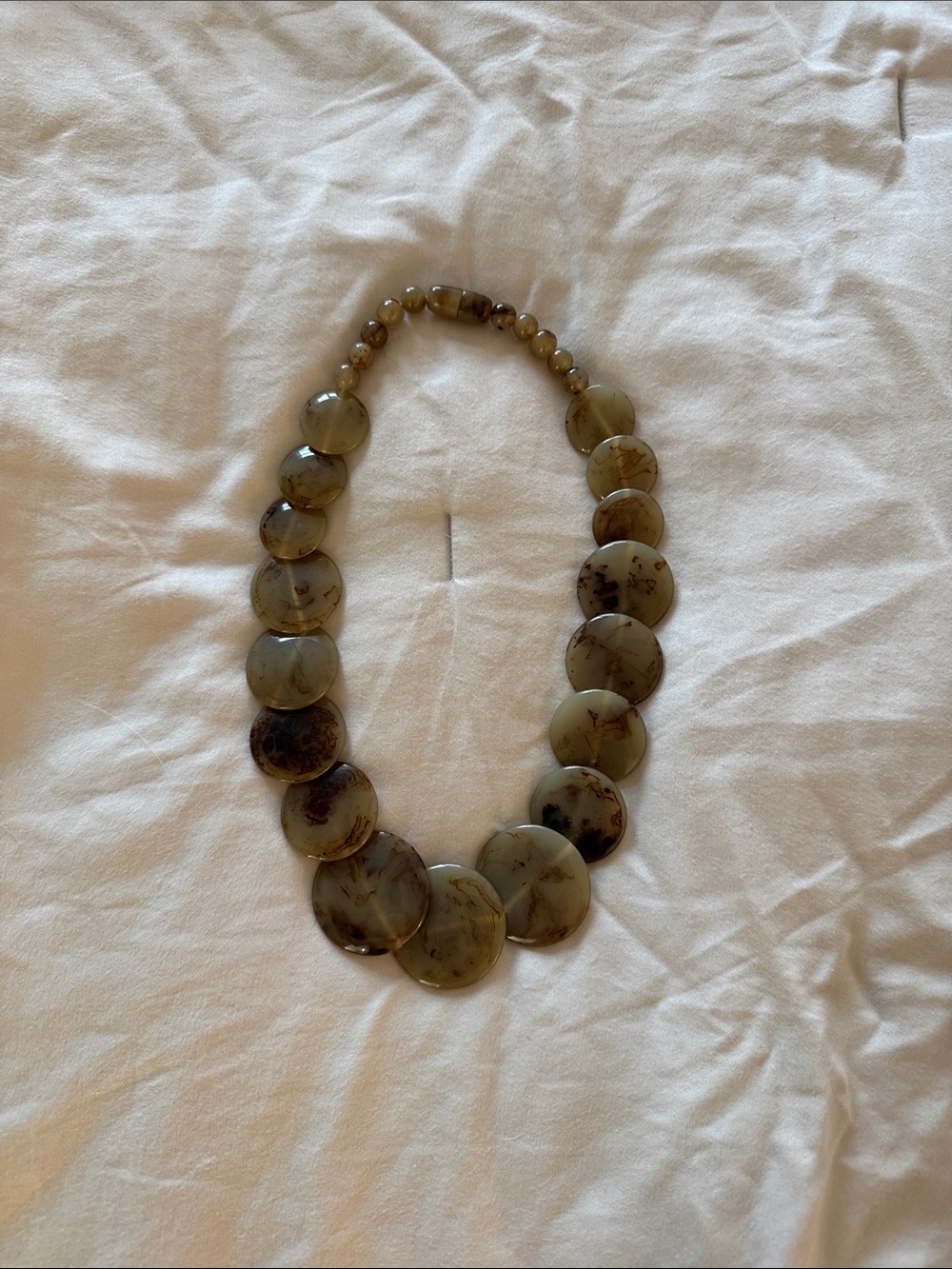 Flat Resin Beaded Screw-Closure Necklace